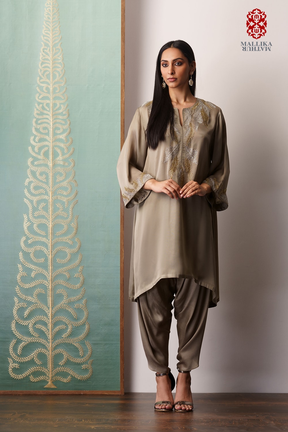 'Penna' kurta modal satin feather design - image 3