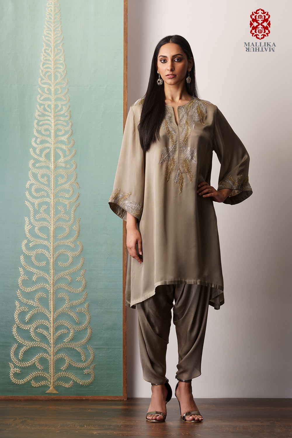 'Penna' kurta modal satin feather design