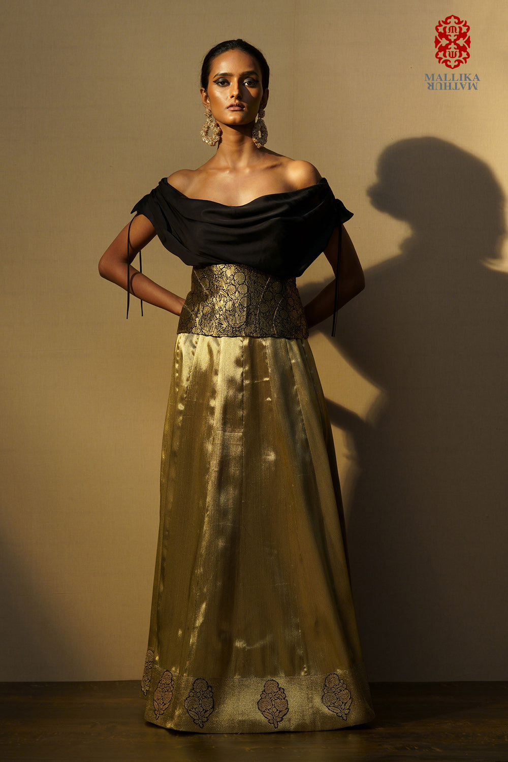 Maahru' lehenga gold zari applique border - image 2
