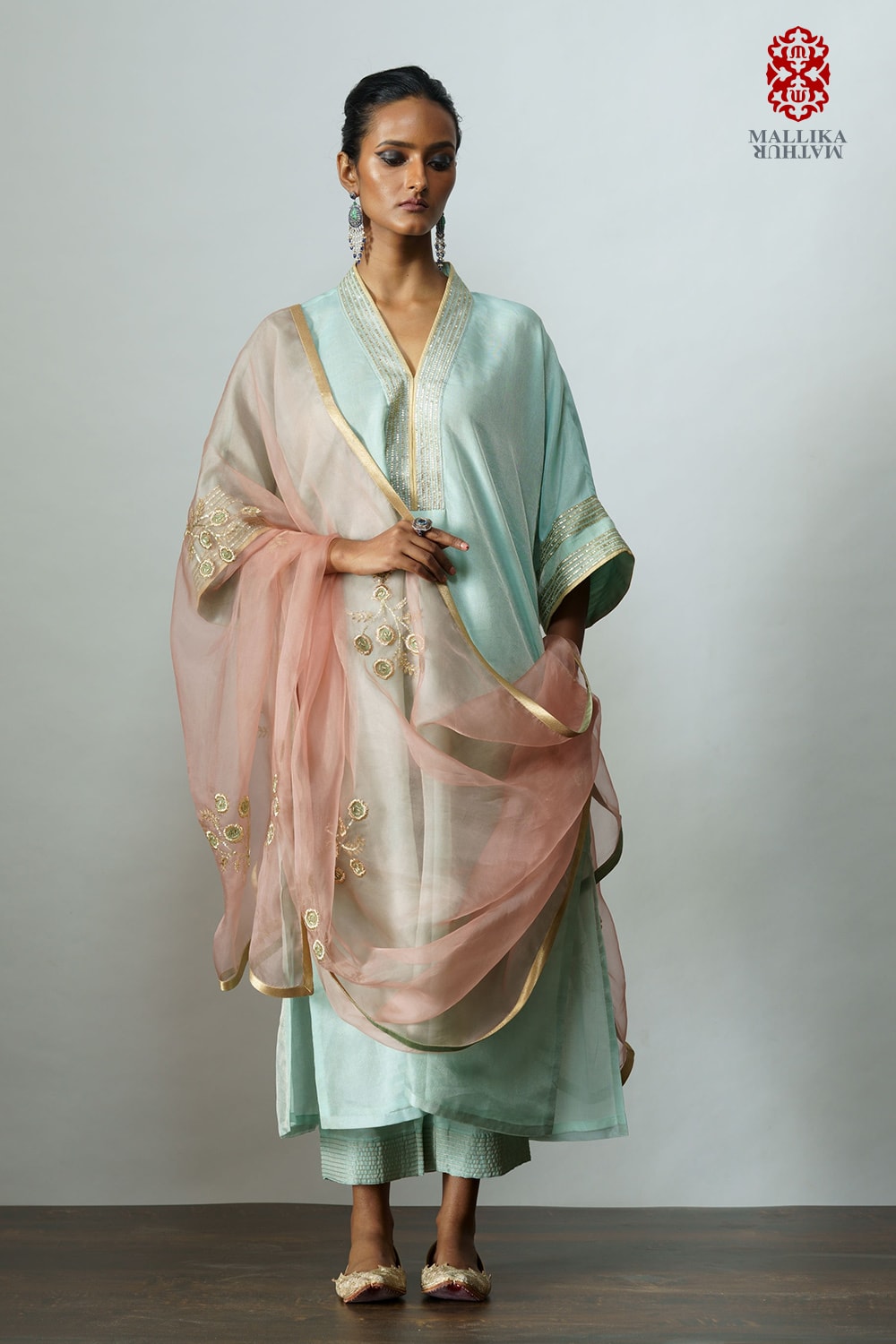 Dupatta kora salmon pink embroidered