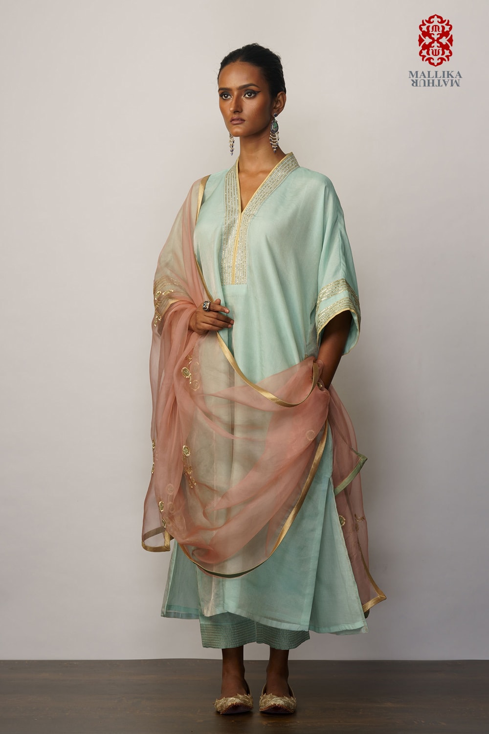 Dupatta kora salmon pink embroidered - image 3