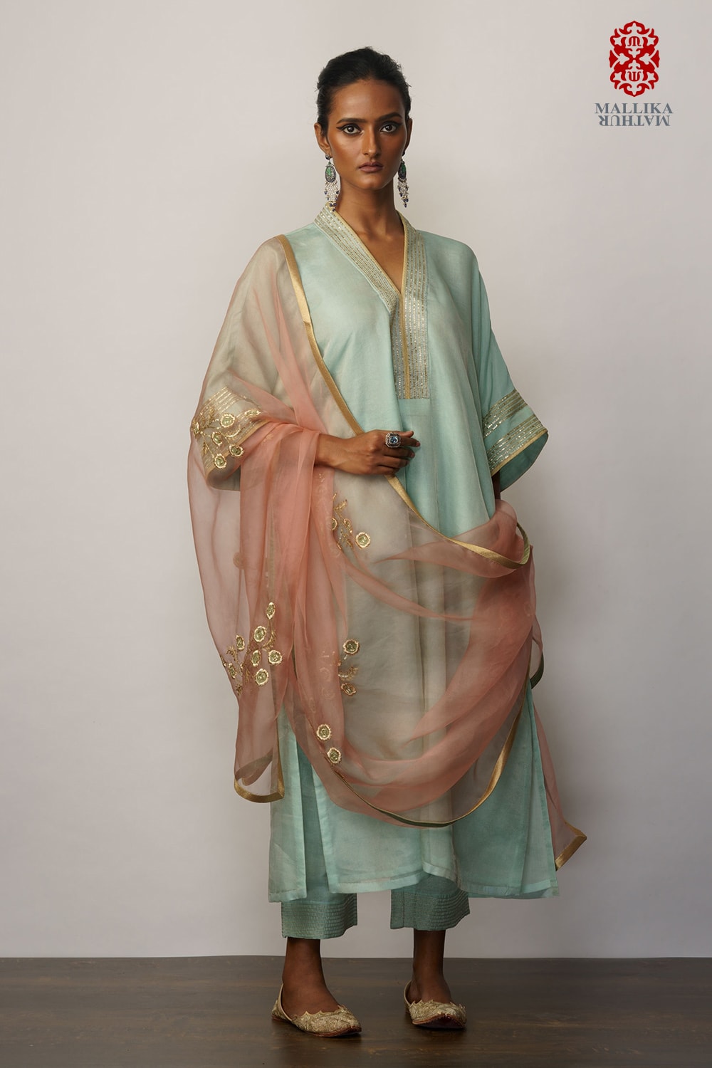 Dupatta kora salmon pink embroidered
