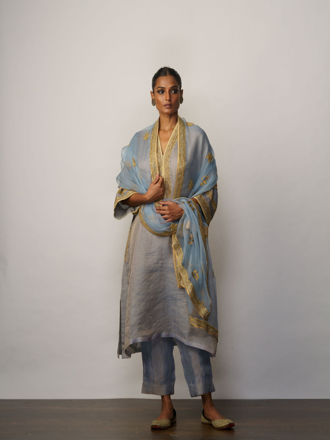 'Mahtab' Banarasi tissue phiran