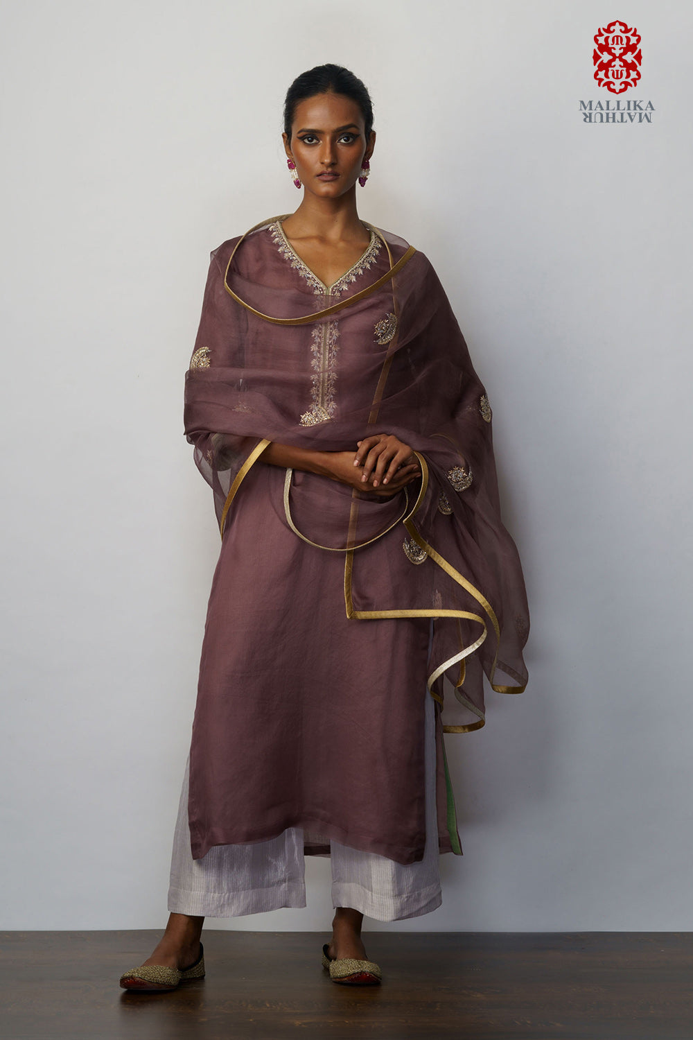 Kurta kora falsa hand embroidered