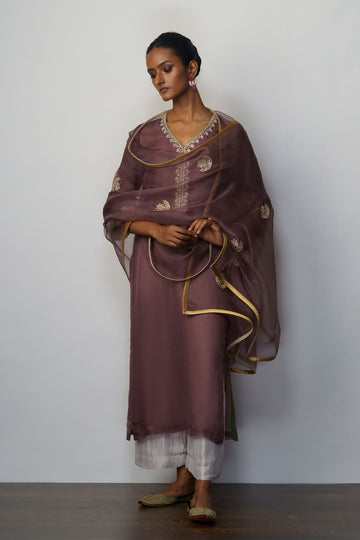 Kurta kora falsa hand embroidered