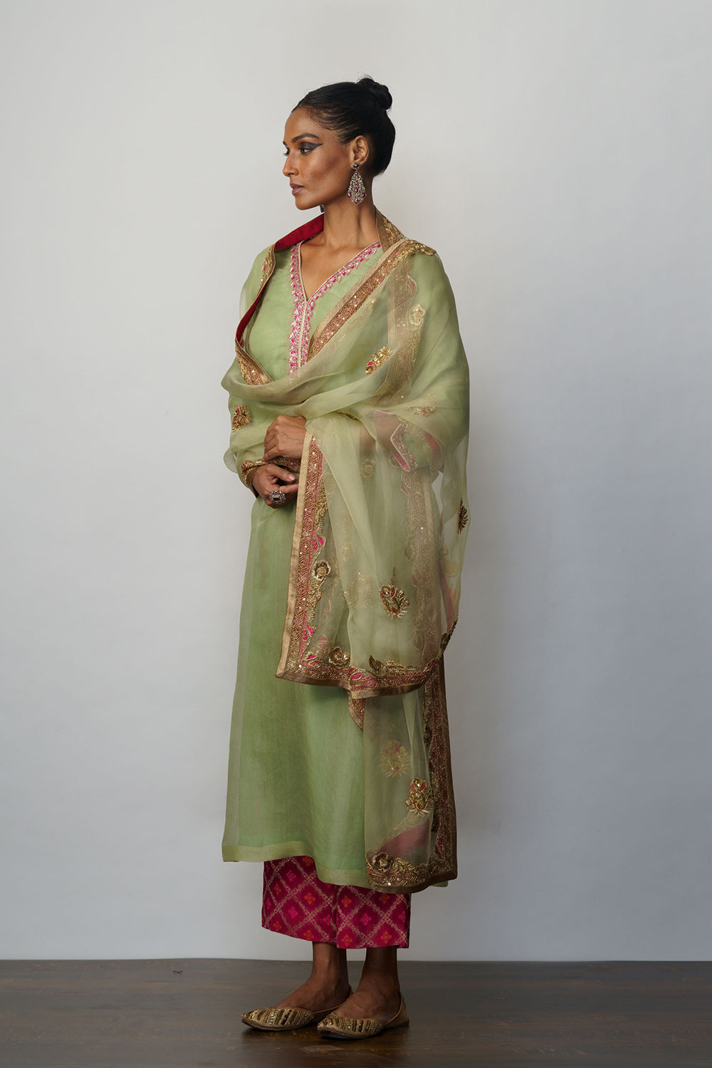 Kurta kora leaf green hand embroidered - image 2