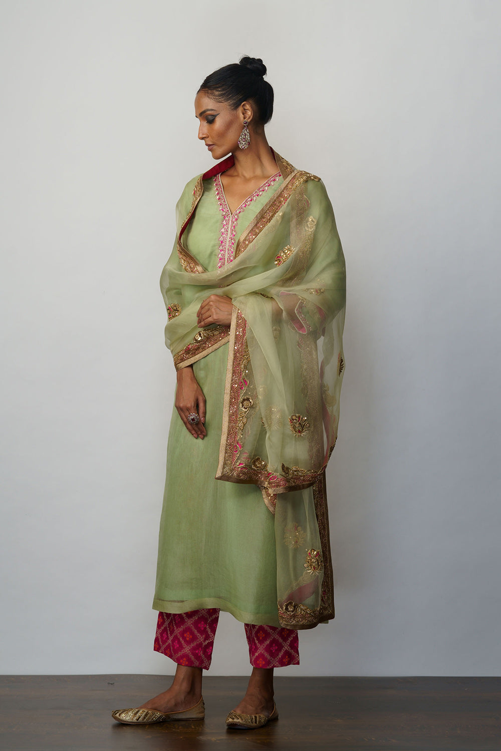 Kurta kora leaf green hand embroidered - image 3