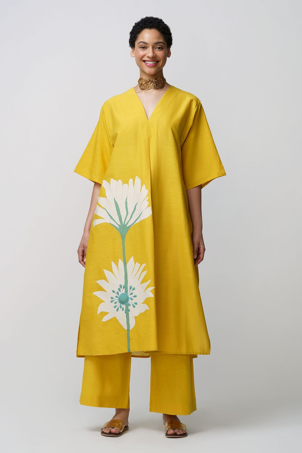 Caftan dress muslin peony flower applique