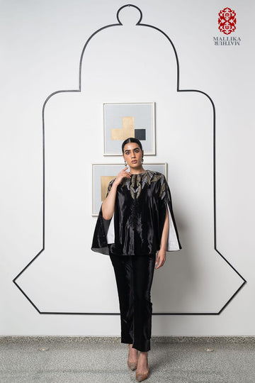 'Penna' Cape velvet black feather embroidery