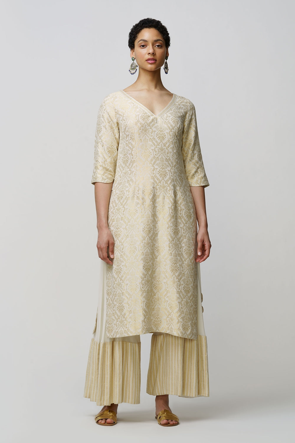 Mira' sharara set munga tussar ivory & gold - image 2