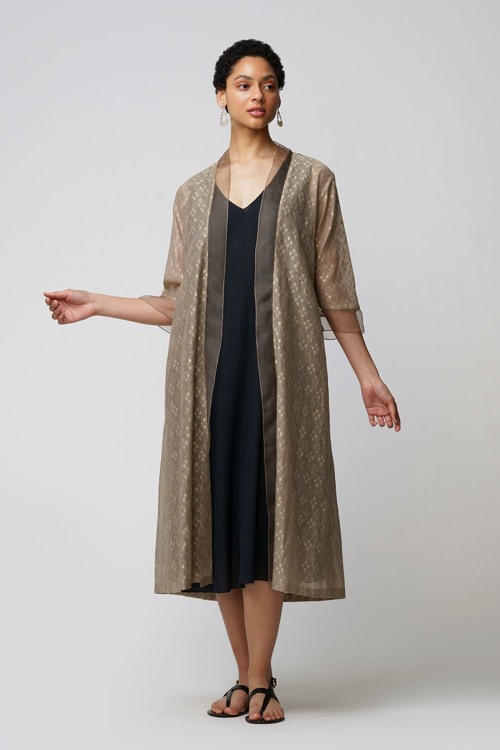 Neera' shrug kora cotton taupe