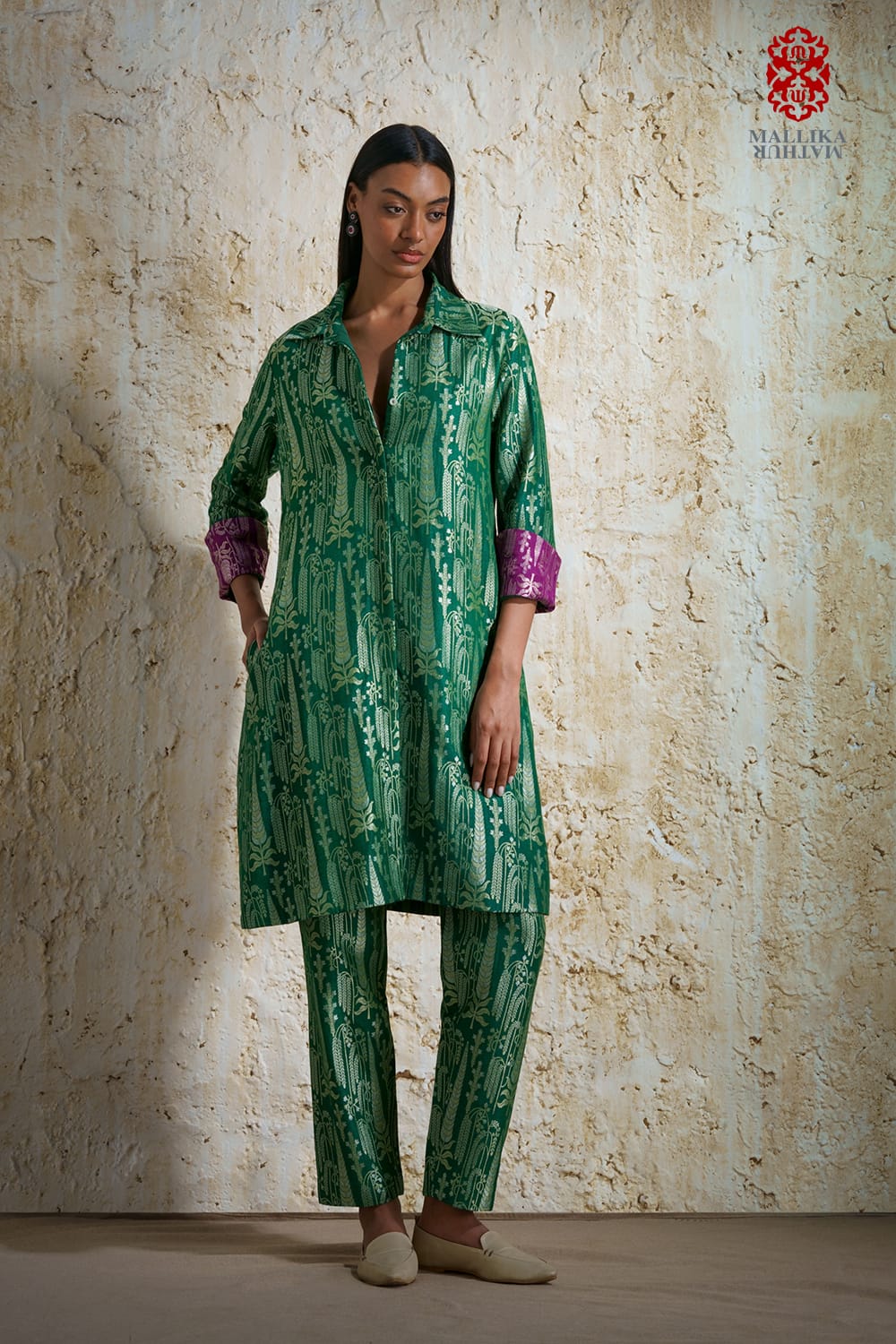 ‘Vriksha’ collared tunic and slim pants munga silk
