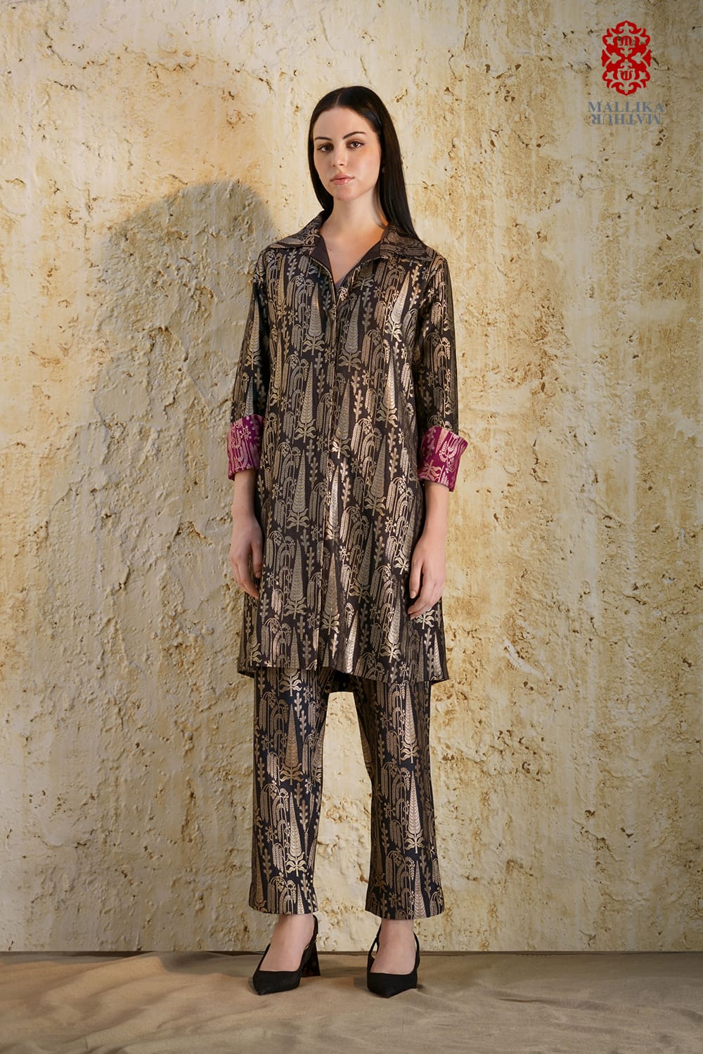 ‘Vriksha’ collared tunic and slim pants munga silk