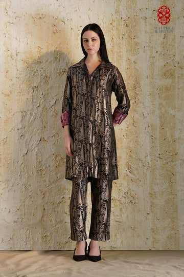 ‘Vriksha’ collared tunic and slim pants munga silk