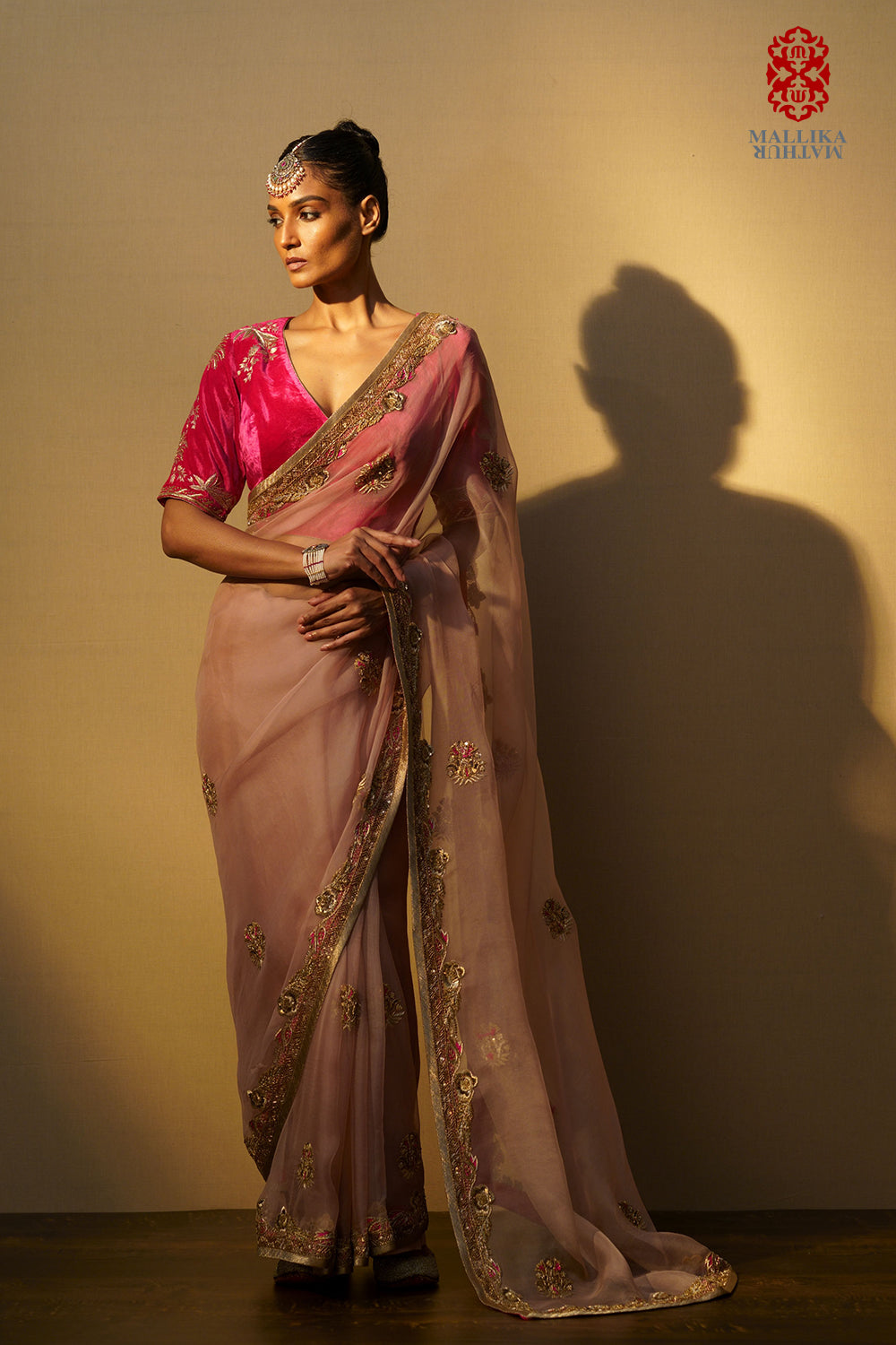 Sari kora salmon pink embroidered - image 2