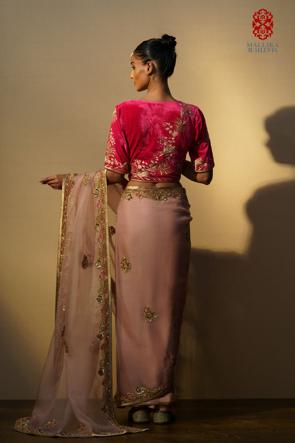 Sari kora salmon pink embroidered