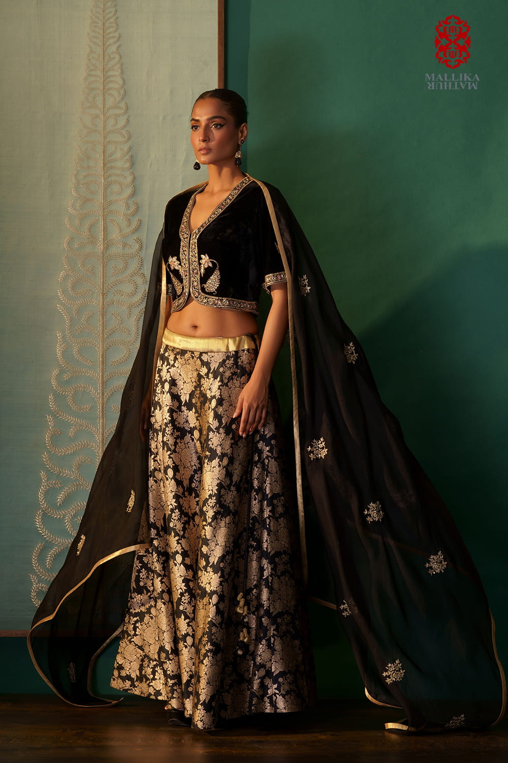 'Soraya' Black silk brocade skirt in a rich handwoven banarasi rose floral jaal - image 4
