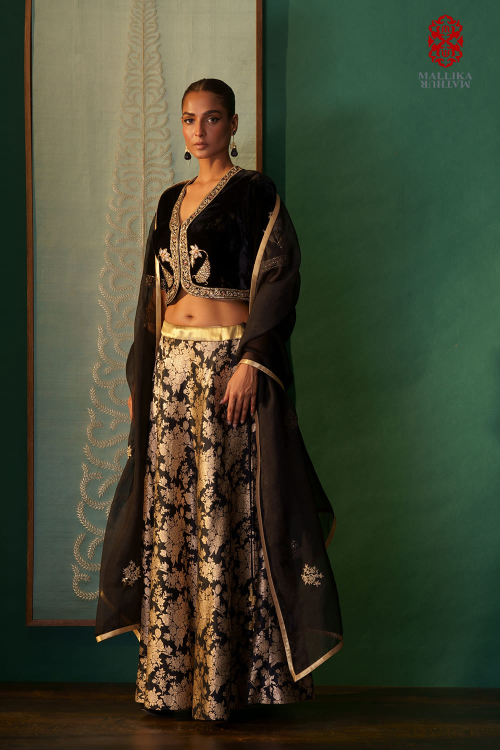'Soraya' Black silk brocade skirt in a rich handwoven banarasi rose floral jaal - image 2