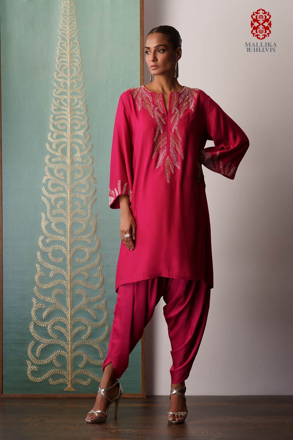 'Penna' tunic modal satin feather design - image 2