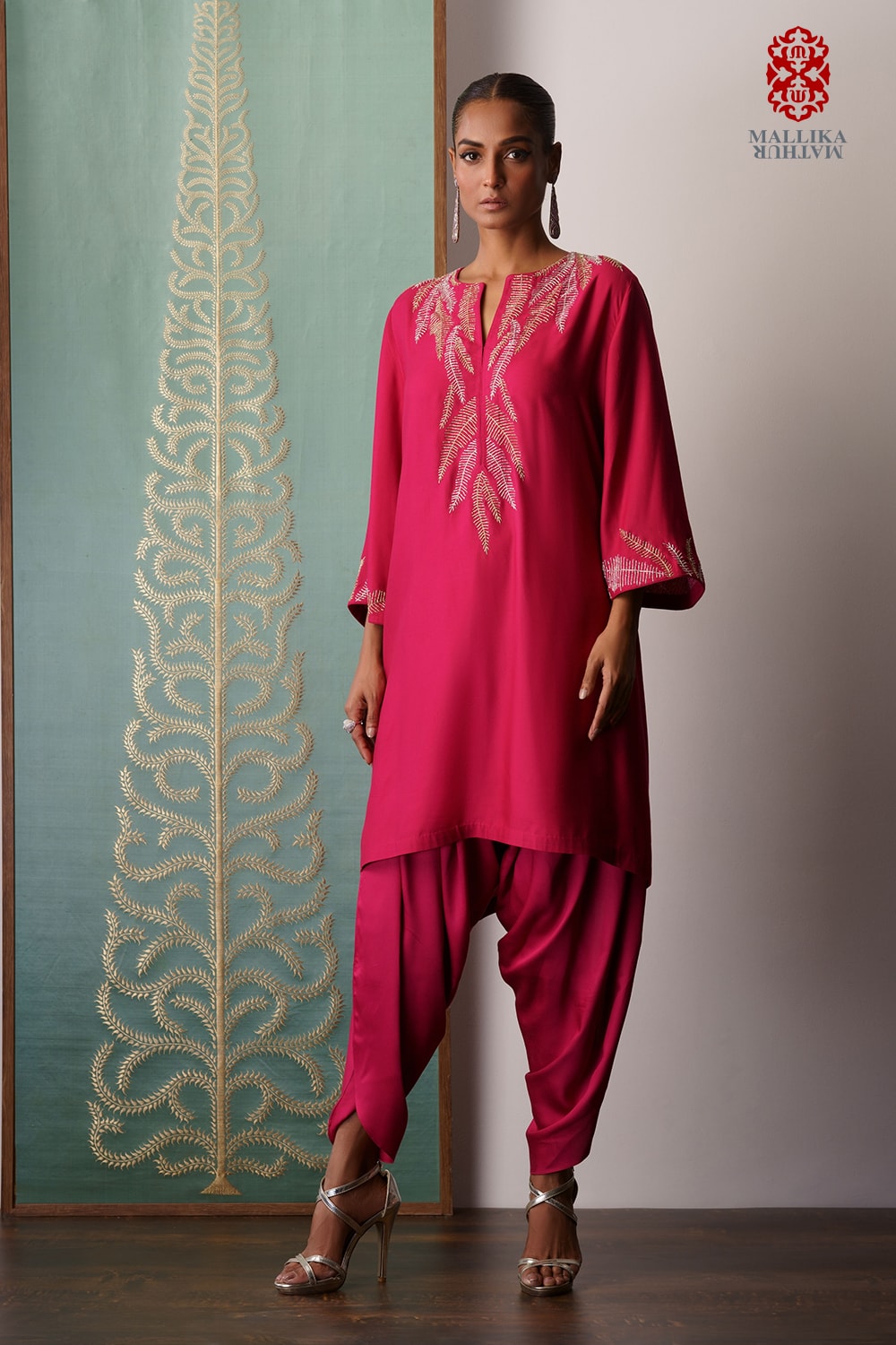 'Penna' tunic modal satin feather design