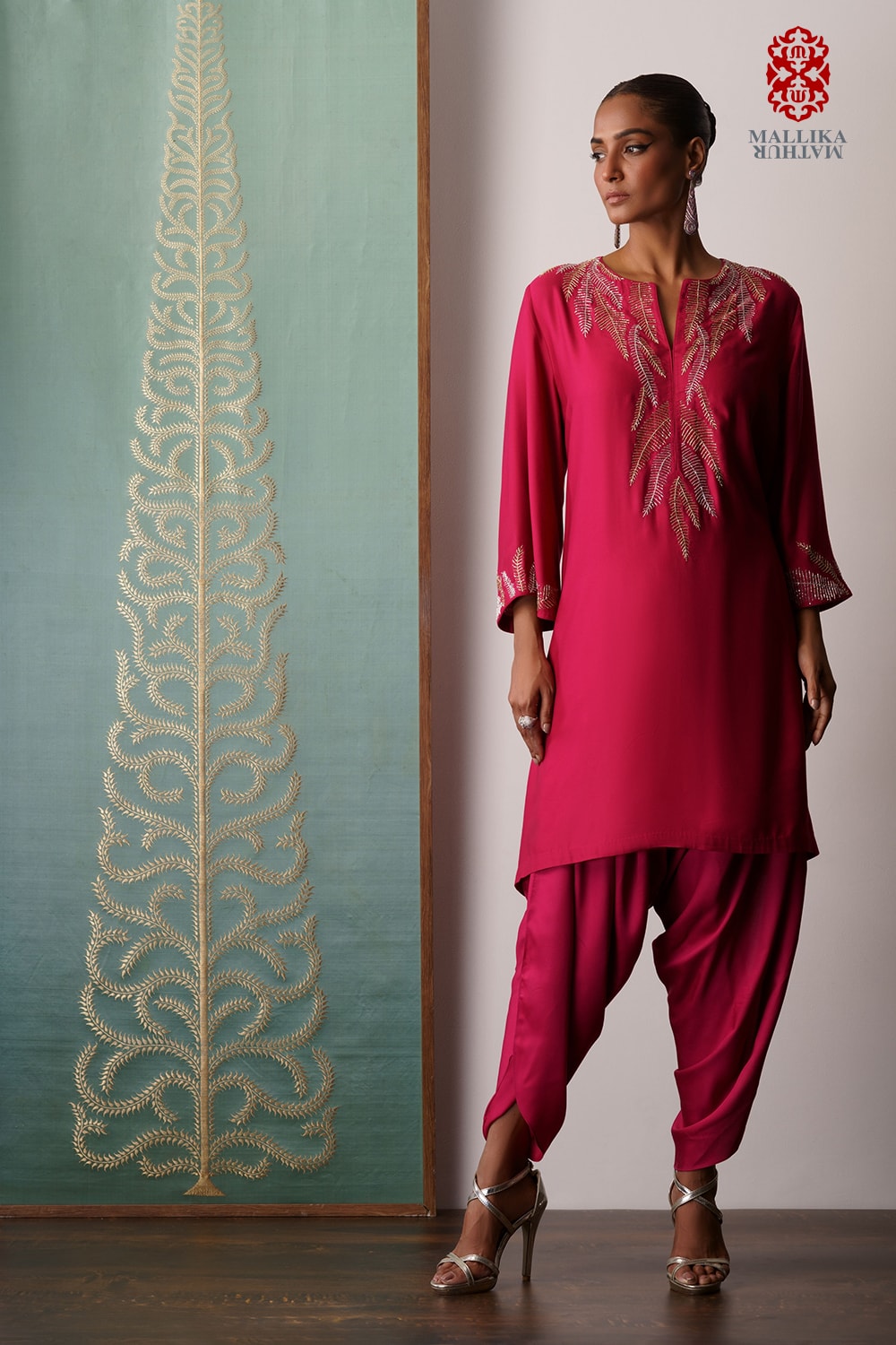 'Penna' tunic modal satin feather design - image 4