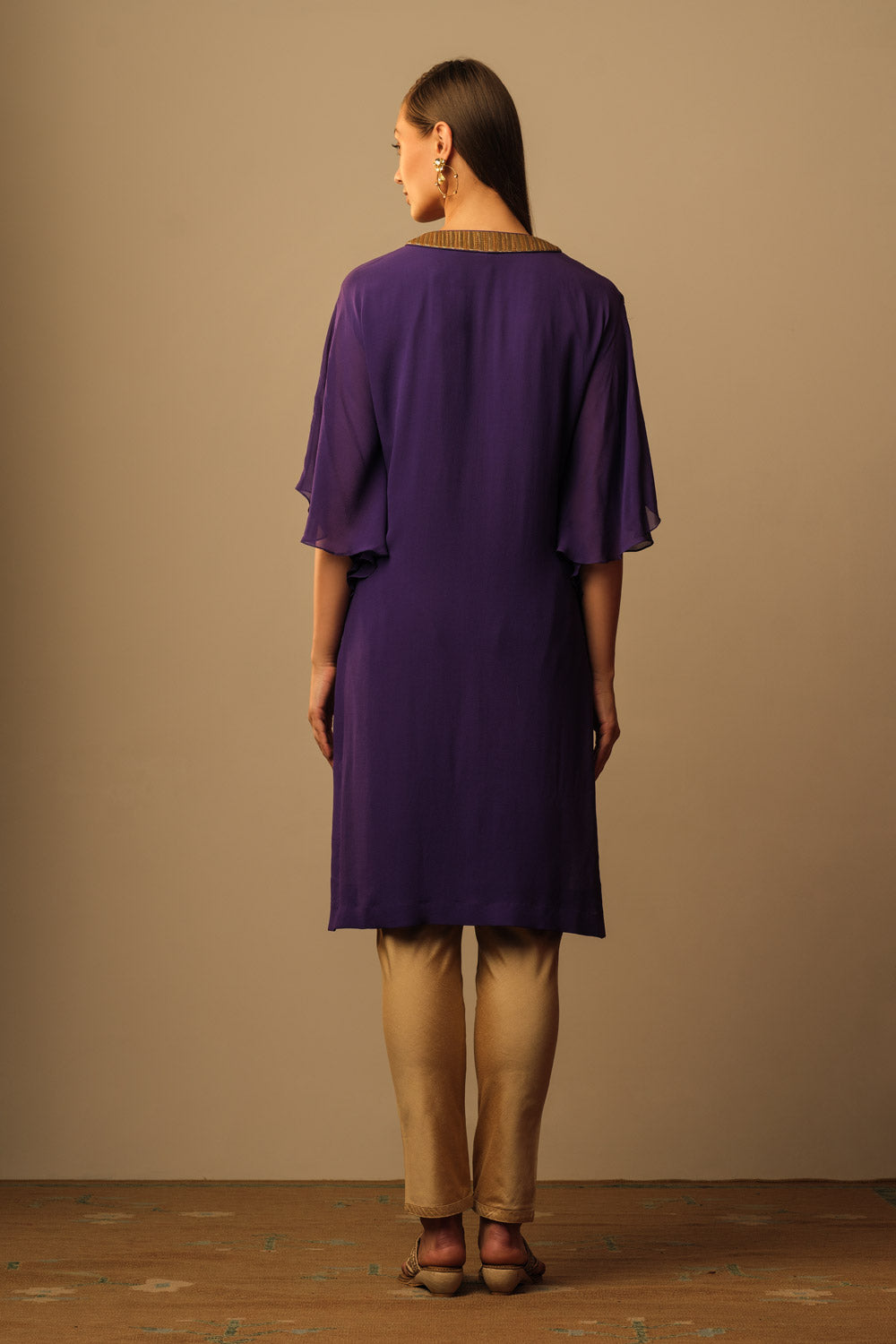 Kaftan georgette aubergine zari striped neck