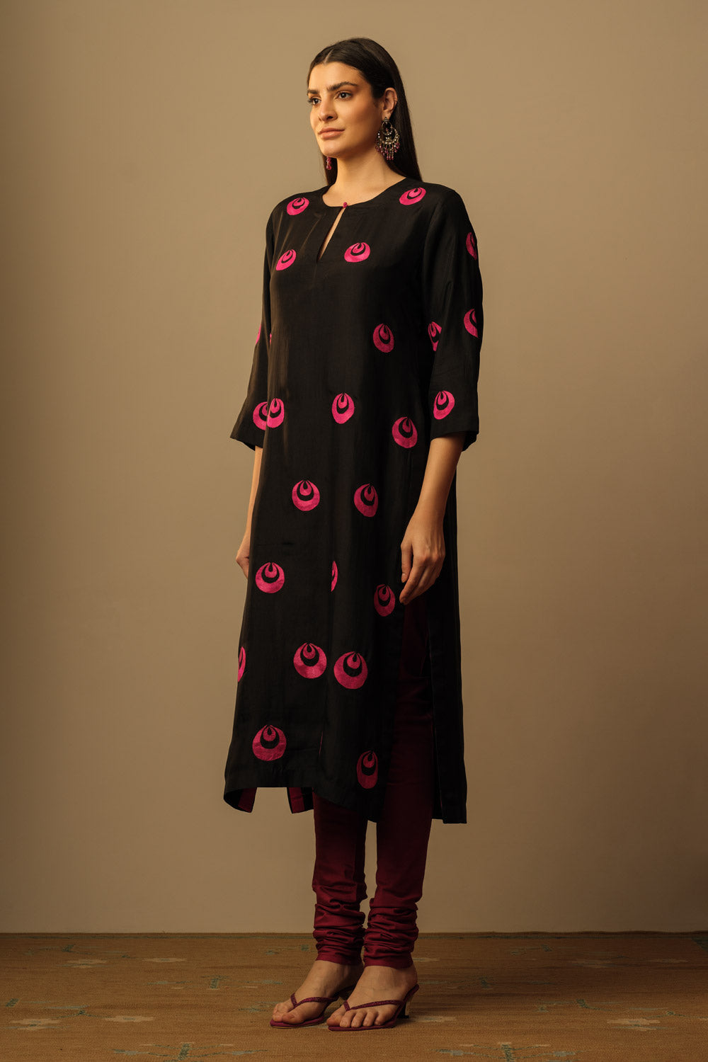 Chand buti applique tunic black - image 2