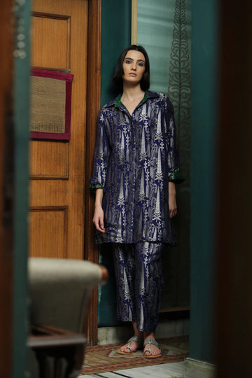 'Vriksha' collared tunic and slim pants munga silk