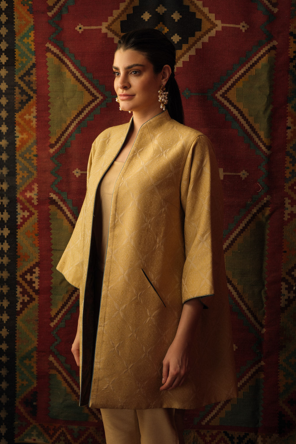 Reversible cape beige silk jacquard - image 2