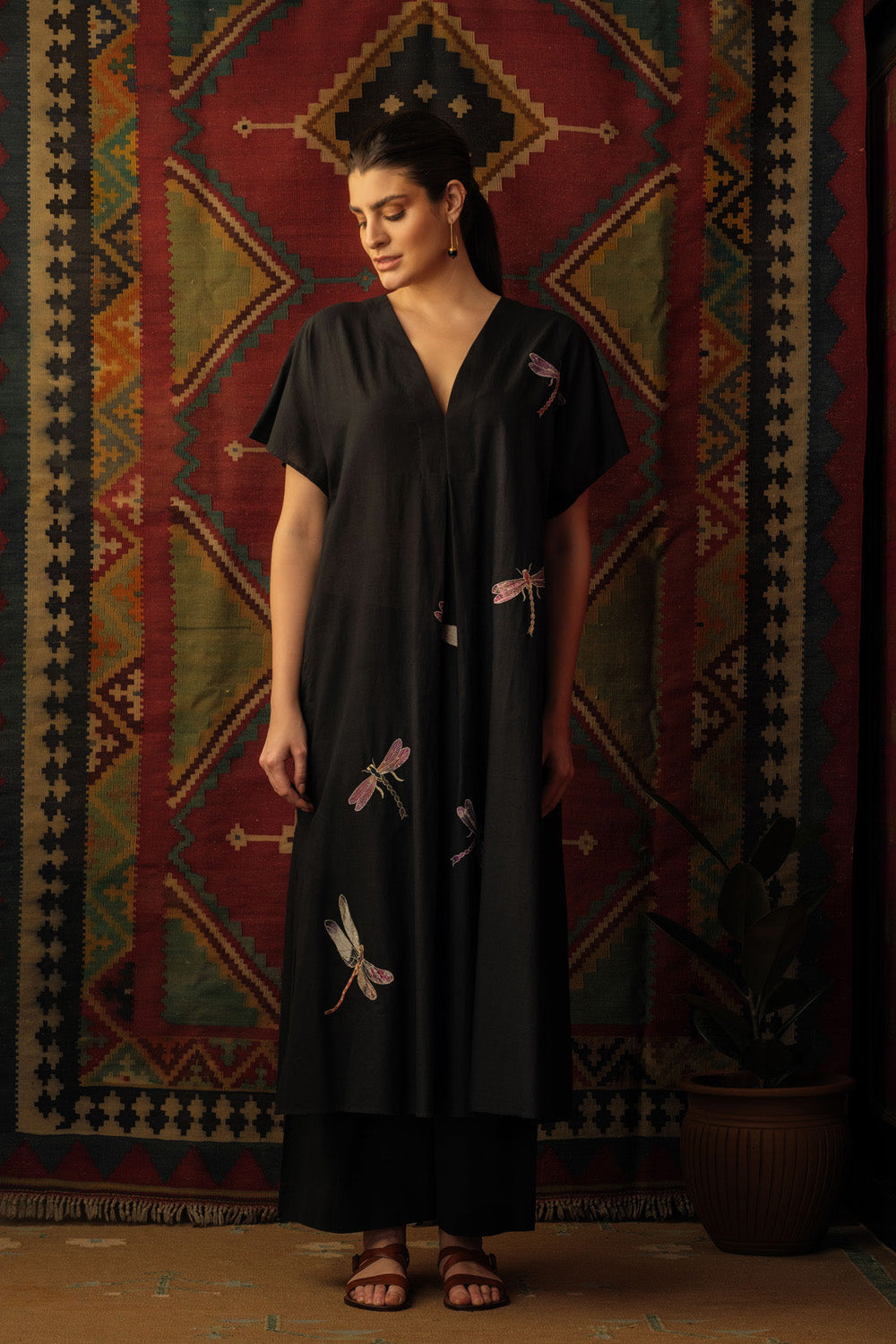Dragonfly applique embroidered kaftan black