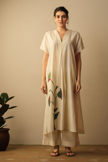 Mughal poppy flower applique kaftan natural