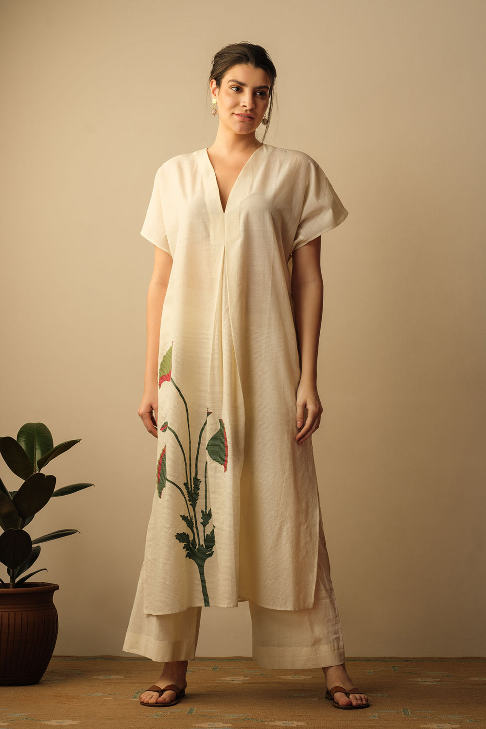 Mughal poppy flower applique kaftan natural - image 2