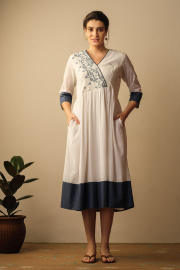 'Peshwaz' Jamdani dress ivory & indigo