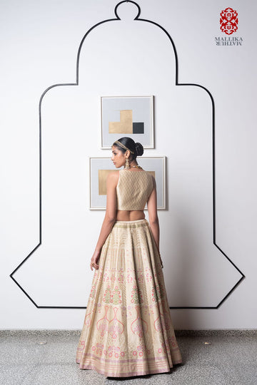 'Rang badal meena' ivory munga silk banarasi brocade lehenga set - image 2