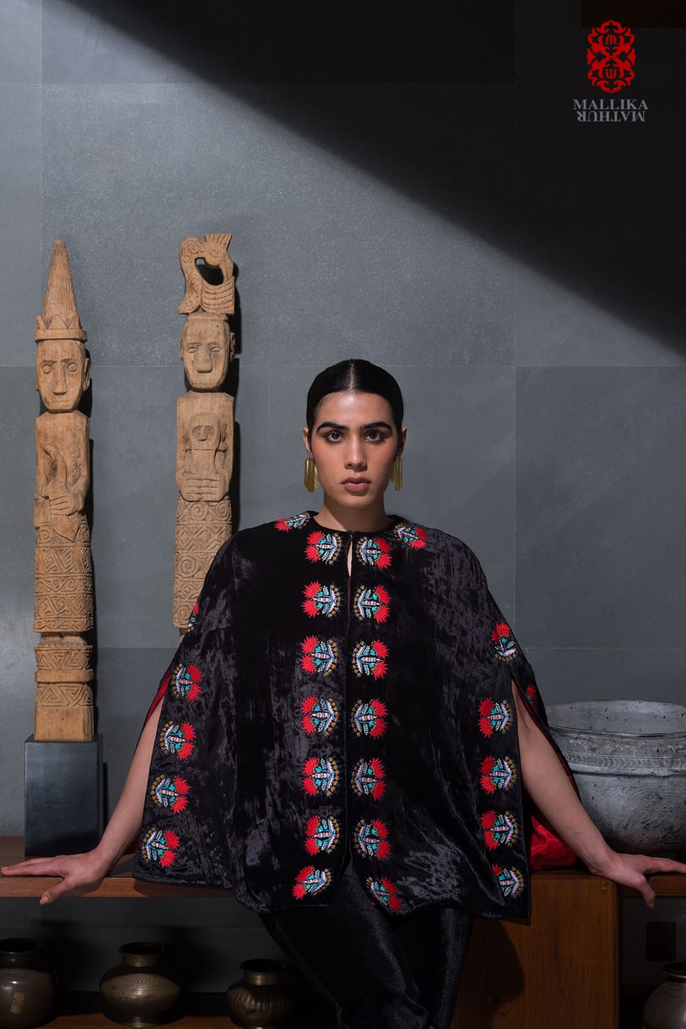 'Yuri' Cape velvet midnight black vintage uzbek motifs - image 3