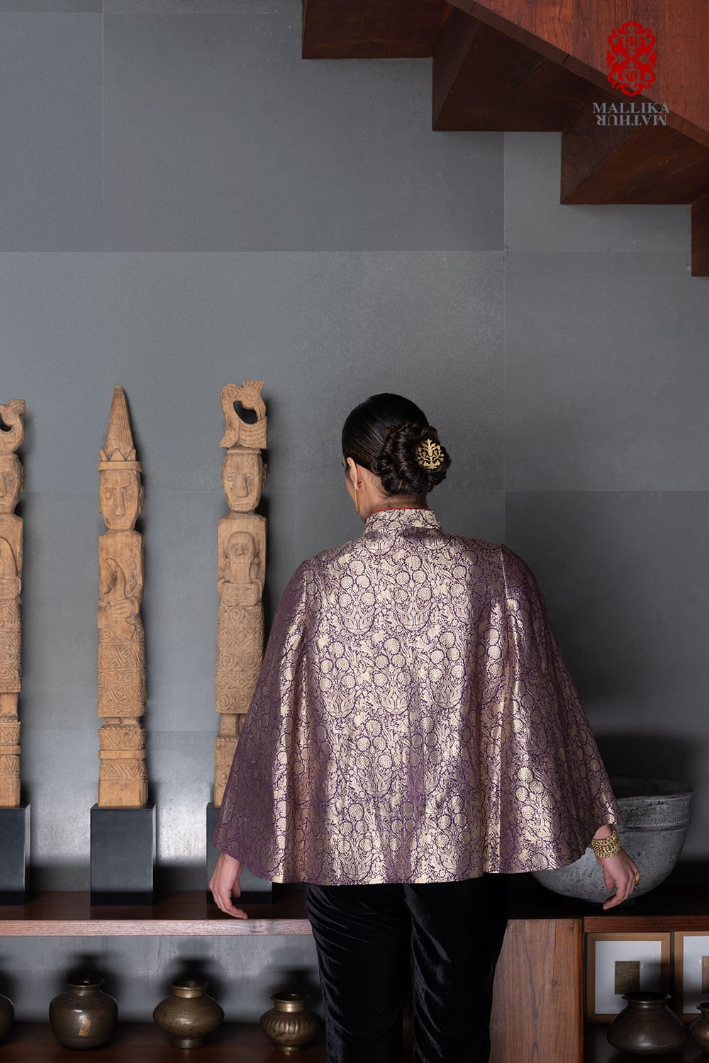 Shikargha silk brocade cape - image 2