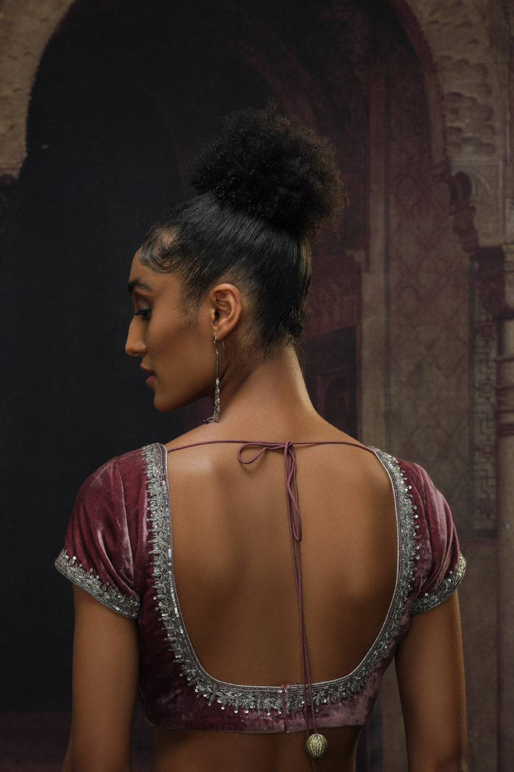 'Gulabi shaneel jhalar bel' blouse