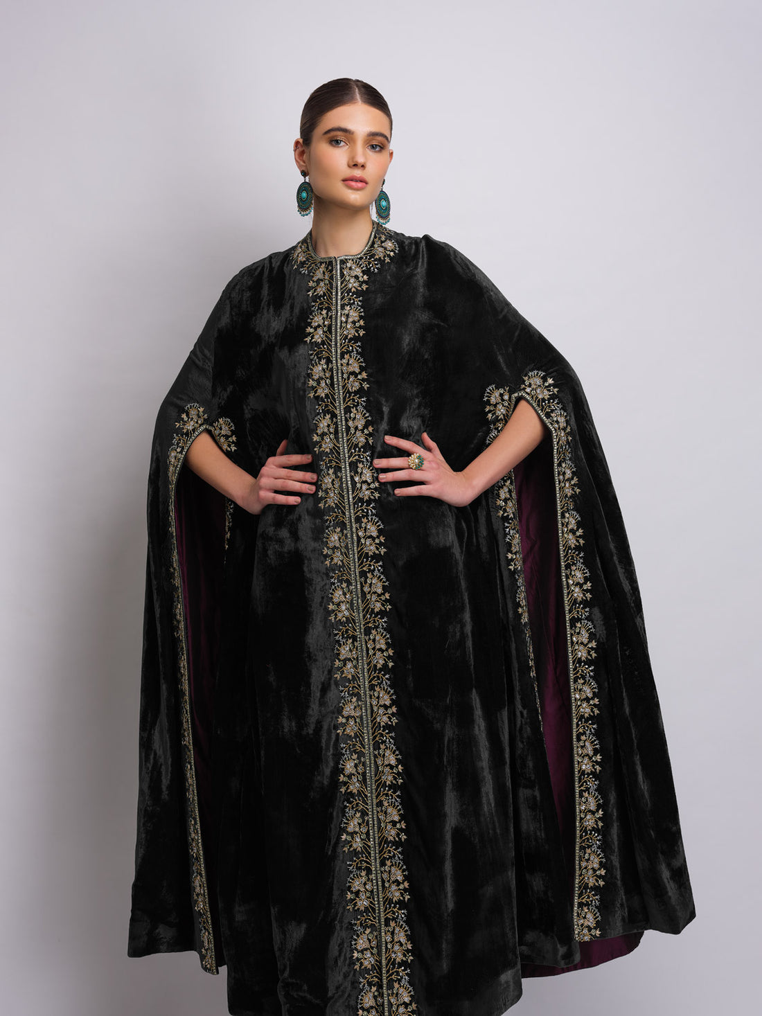 'RANIA' velvet mantle midnight black