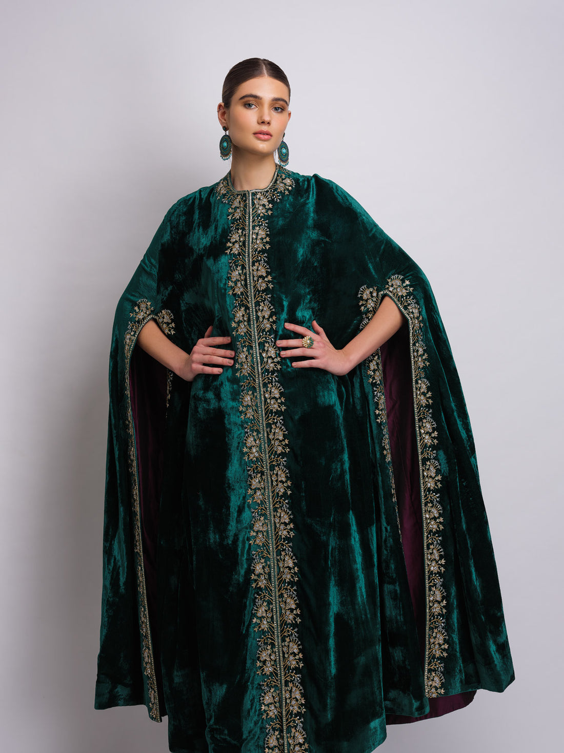 'RANIA' velvet mantle emerald green