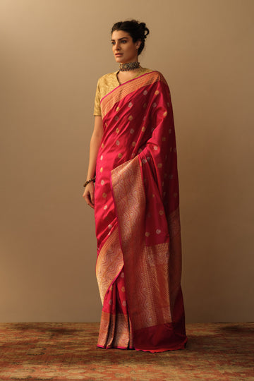 Jaal with small flower buti sari