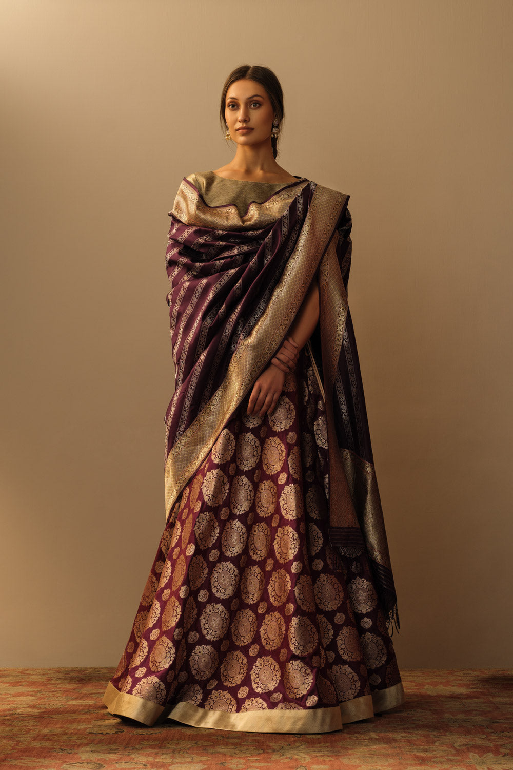 Odhni silk diagonal bel gold zari aubergine