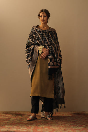 Gold zari fitted tunic