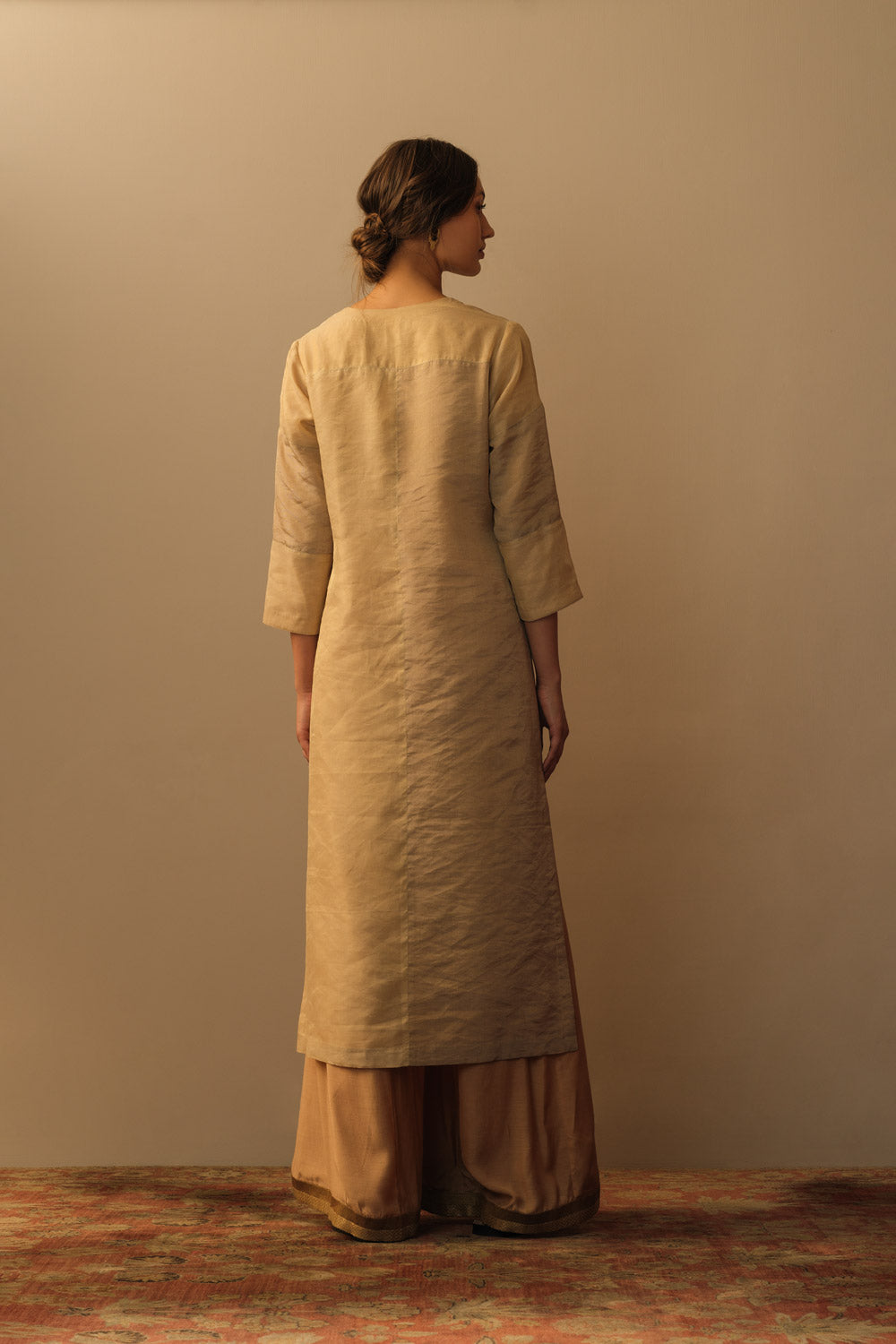 'MELANGE' Gold tissue tunic geometric design - image 2