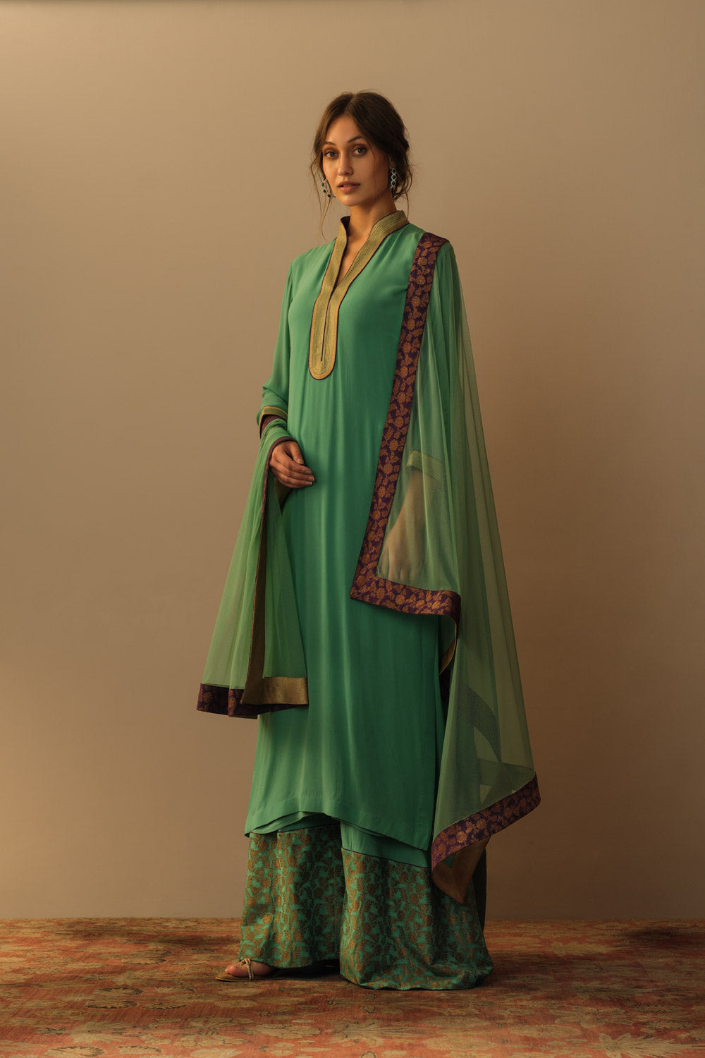 'Aafreen' sharara set firozi