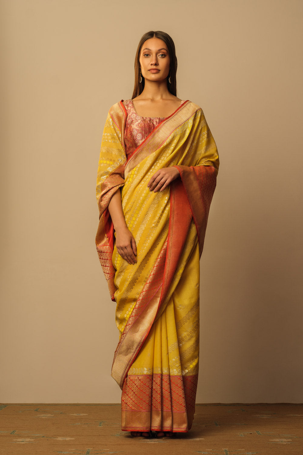 Ara bel panch pankha saree