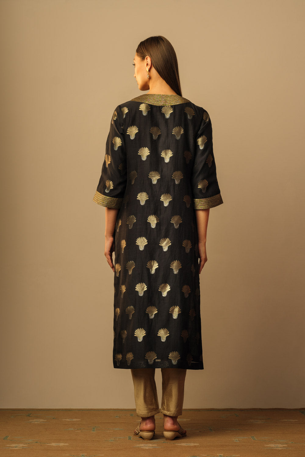 'Pankha' buti Egyptian neck tunic - image 3