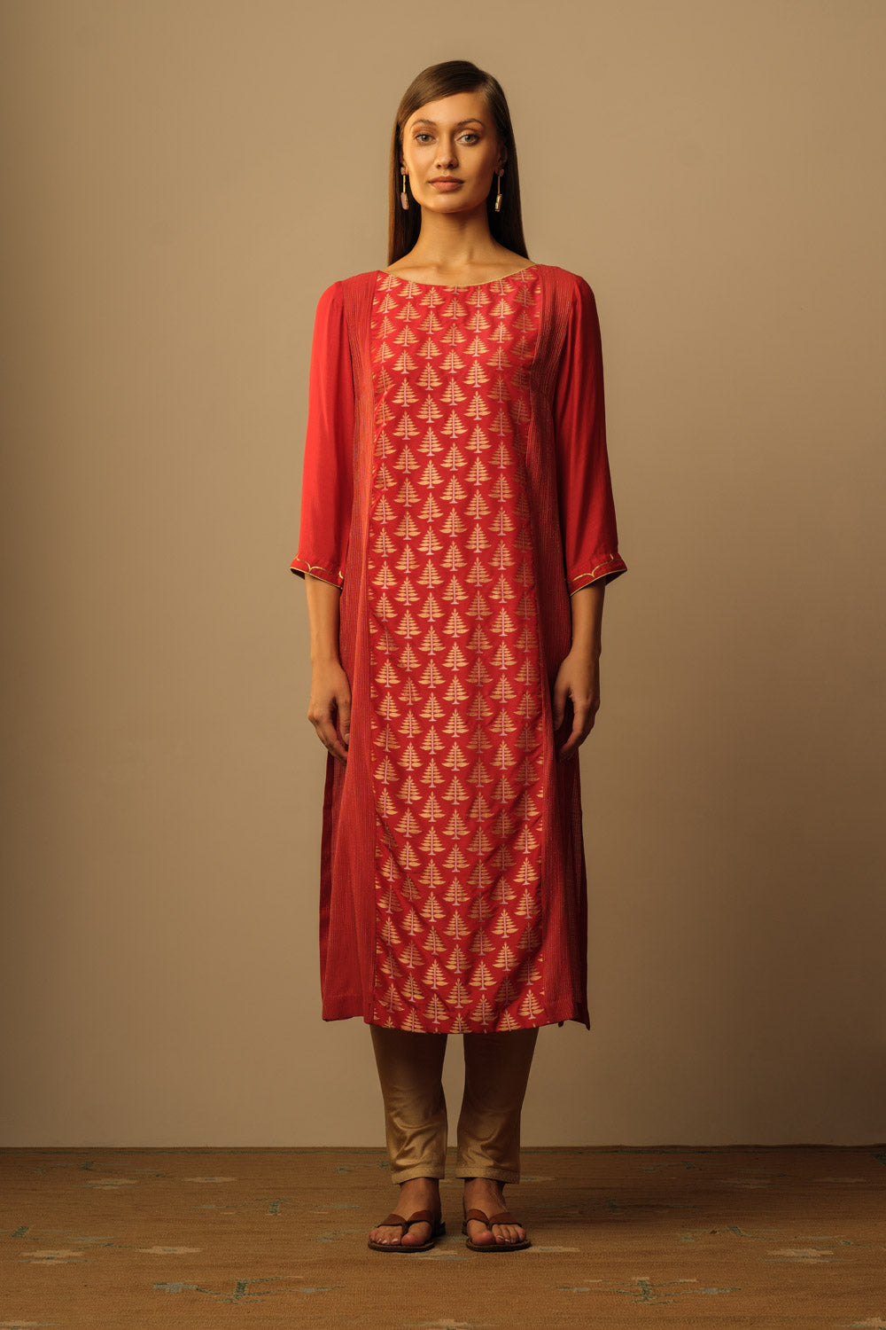 Boat neck brocade panel tunic red
