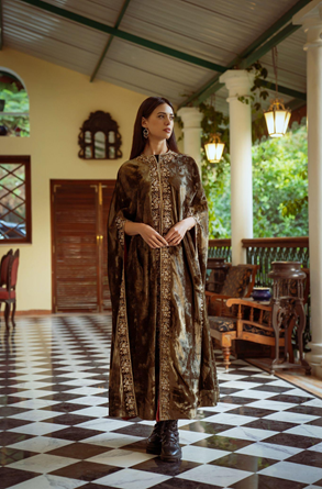 'RANIA' velvet mantle burnt gold